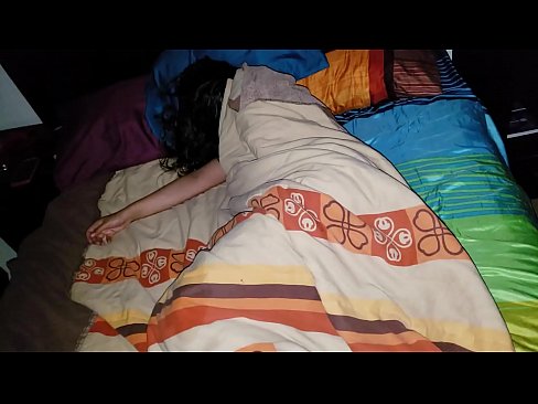 ❤️ Anak tiri berating ibu tiriné enom nalika dheweke turu. ❤️ Super porn ing pornojv.battlepass-bonuse.ru ❤